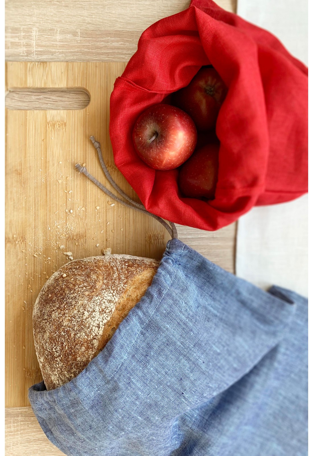 https://www.touchablelinen.com/image/cache/catalog/products/19/Linen-bag-Bread-Keeper-Food-storage-Baguette-bags-7-1100x1600.jpg