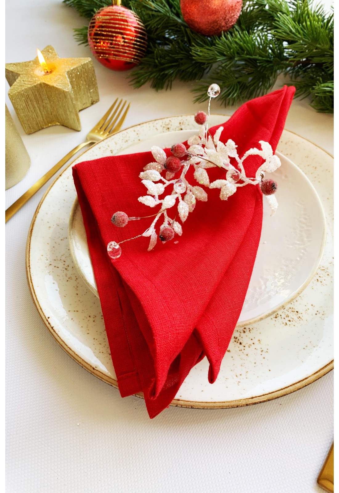 https://www.touchablelinen.com/image/cache/catalog/products/20/Linen-napkins-in-Red-13-1100x1600.jpg