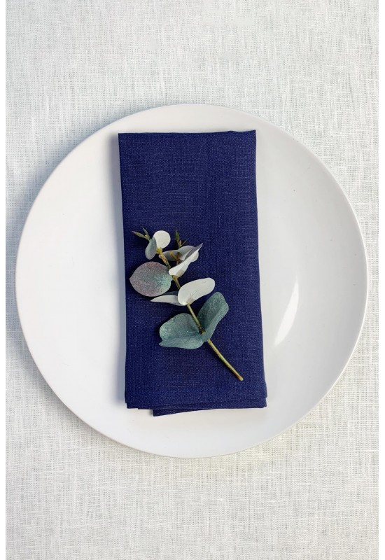 https://www.touchablelinen.com/image/cache/catalog/products/21/Linen-napkins-in-Dark-blue-550x800.jpg