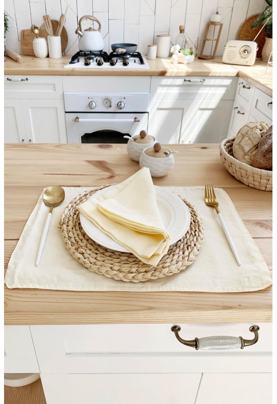 https://www.touchablelinen.com/image/cache/catalog/products/22/Linen-napkins-in-Off-white-5-550x800.jpg