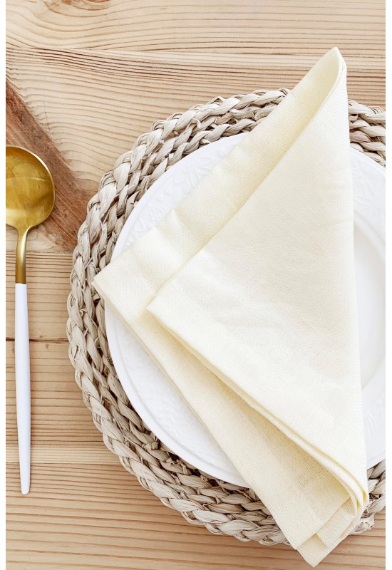 https://www.touchablelinen.com/image/cache/catalog/products/22/Linen-napkins-in-Off-white-7-550x800.jpg