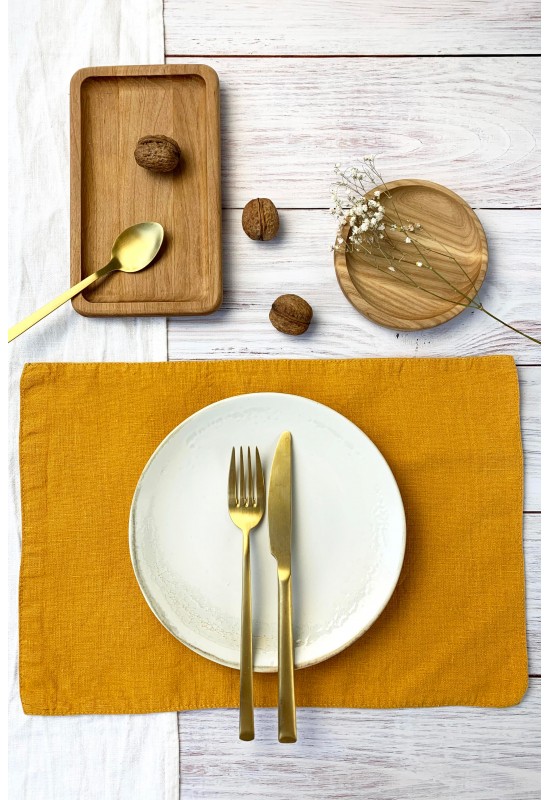https://www.touchablelinen.com/image/cache/catalog/products/23/Linen-table-placemats-in-Mustard-yellow-550x800.jpg