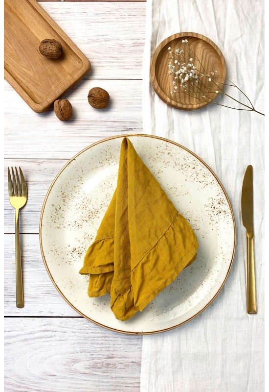 https://www.touchablelinen.com/image/cache/catalog/products/27/Linen-napkins-All-colors-and-sizes-550x800.jpg