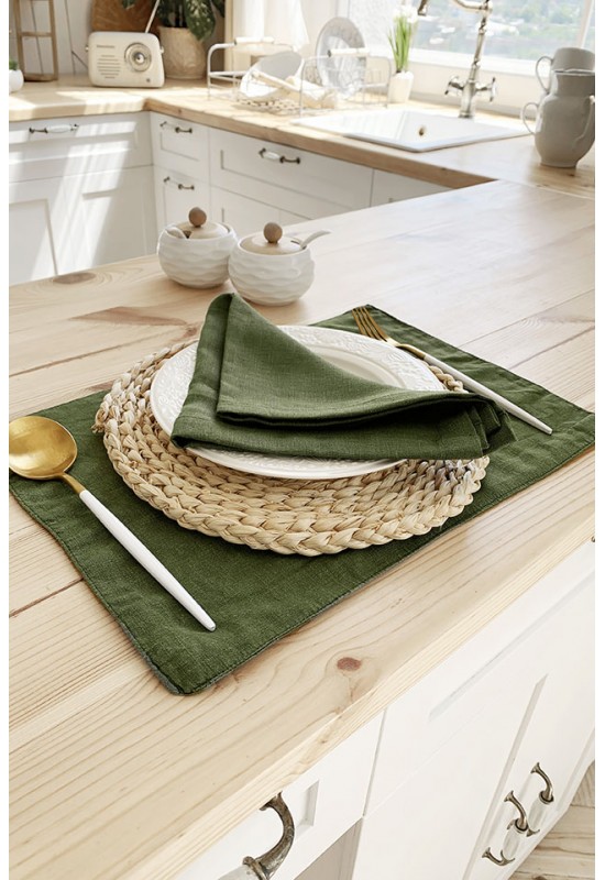 https://www.touchablelinen.com/image/cache/catalog/products/46/Linen-napkins-in-Moss-green-2-550x800.jpg
