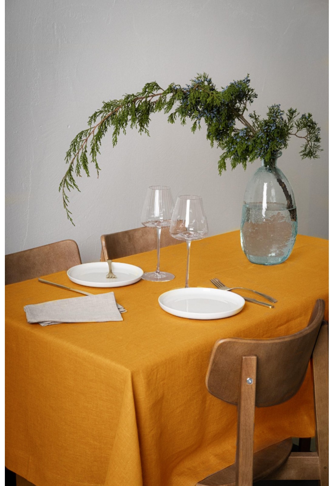 https://www.touchablelinen.com/image/cache/catalog/products/59/Linen-tablecloth-in-Mustard-yellow-2-1100x1600.jpg