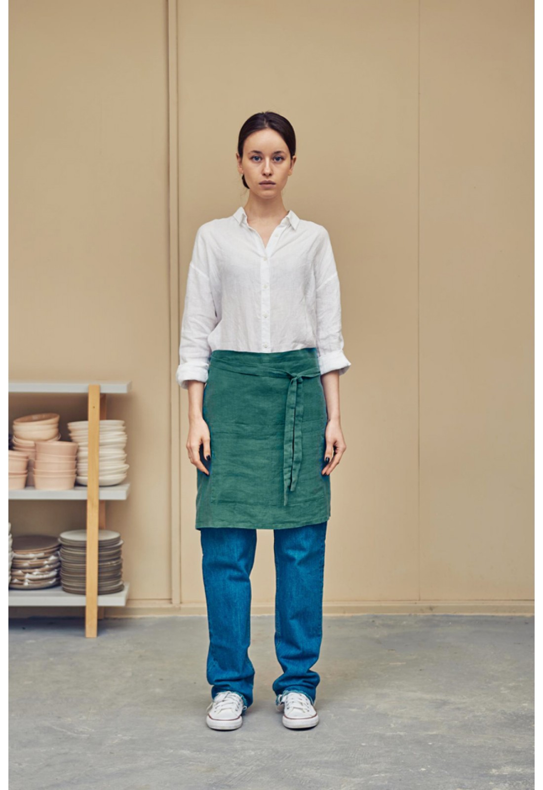 https://www.touchablelinen.com/image/cache/catalog/products/61/Linen-waist-apron-with-pockets-1100x1600.jpg